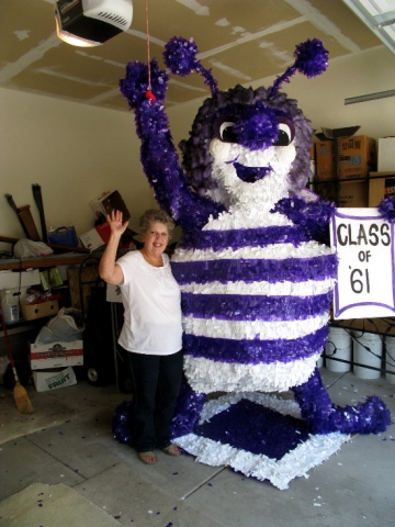 Thanks to Judy (Byington) Weindorf and her helpers for the BEHS Bee for our class of 61 Float in the 2011 Peach Days parade.
